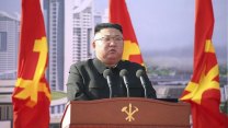 Kim Čong-un s dcerou sledoval odpaly raket. Mohou nést jaderné hlavice