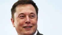 Tesla do sedmi dní spustí projekt obří továrny na čipy pro AI, uvedl Musk