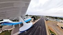 Historickému hydroplánu nad Phoenixem vypověděl motor. Pilot přistál na ulici