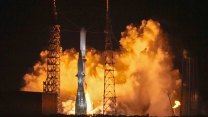 Raketa New Glenn vybuchla při startu. Lidé jsou v bezpečí, ujišťoval Bezos