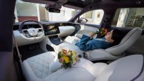 Úředníci jdou po elektroautech. Přijít mají o další vymoženost, připomíná to vařenou žábu