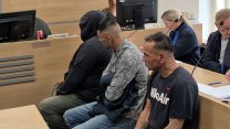 „Chtěli jsme si zarobiť.“ Trojice, která krádeží rozpoutala peklo na železnici, u soudu činu litovala