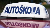 Řidičák jen s ukončeným základním vzděláním. Na Slovensku mění pravidla