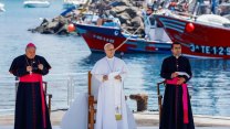 „Středozemní moře a Atlantik jsou hřbitovy bez náhrobků.“ Papež vyzval k pomoci běžencům