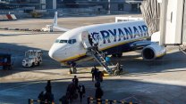 Poplatek za sezení rodičů s dětmi? Ryanair čelí v Británii vyšetřování