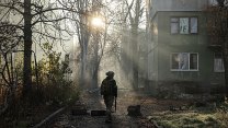 Vrávorající Rusko cítí osamělý úspěch na bojišti. Kosťantynivka je na pokraji pádu