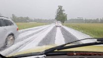 Českobudějovicko po bouřce pokryly závěje krup, na chvíli dokonce mrzlo