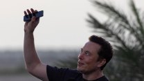 Elon Musk vyhlíží miliardy. Poptávka po akciích SpaceX více než čtyřnásobně převyšuje nabídku