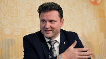 V obcích přísněji, ve vládě rozvolnit. Odborníci tepou absurditu novely o střetu zájmů