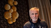 Topolánka čeká další chemoterapie. Na sociální síti ukázal oholenou hlavu