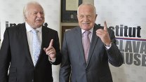 Nebyl provokatér, byl svůj, říká Klaus o Knížákovi. Před smrtí ho navštěvoval