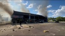 Ruský dron zasáhl supermarket v Černihivu, mezi mrtvými je devítiletá dívka
