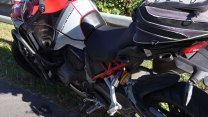 Motorkář v Jeseníkách srazil srnu. Zvíře nepřežilo, on skončil v nemocnici