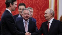 Divadlo v Moskvě: Britský historik ostře kritizuje misi „Trumpových kumpánů“