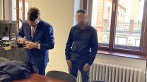 Šestnáctiletá dívka se po útoku bojí vyjít z domu. Násilník v masce dostal pět let