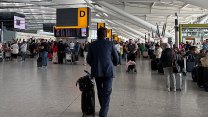 Britská letiště kvůli problémům s řízením provozu zrušila přes 2 000 letů
