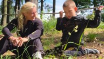 Maminka žije s postiženým synem ve staré chalupě. A právě proto stát nepřispěje