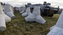 V Evropě roste železná opona 2.0. Finsko čeká reprízu zimní války, Pobaltí staví bunkry