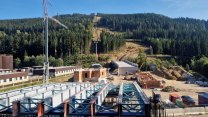 Ve Špindlu se investuje 1,2 miliardy do lyžařského areálu, lyžaři se svezou vyhřívanou lanovkou
