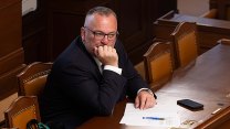 Konec pravidelného zdražování dálničních známek. Projednají to poslanci
