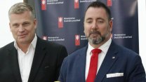 Motoristé tepou starý problém. Jedovatá armádní skládka na Šumavě se řeší už šest let
