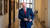 Neuvěřitelně zdůvodněná podmínka za sexuální zneužívání chlapců naštvala Tejce