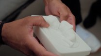 Nevidomí rodiče si mohou „osahat“ své nenarozené dítě. Nový projekt převádí ultrazvuky do 3D podoby