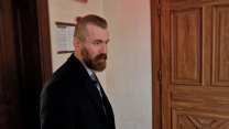 Elektrikář v insolvenci obral lidi o miliony historkami o vesmírném byznysu, dostal šest let