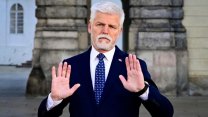 Utište emoce, vyzval politiky prezident. Pochybuje o dobrém úmyslu