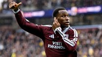 Senegalský „hrdlořez“ umravnil giganta. Manchester City poprvé prohrál