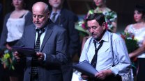 Platíme i politiky, které jsme nevolili. Ostravští herci se po premiéře pustili do vlády