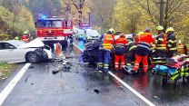 Srážku dvou aut v Bečově nad Teplou na Karlovarsku nepřežil jeden z řidičů
